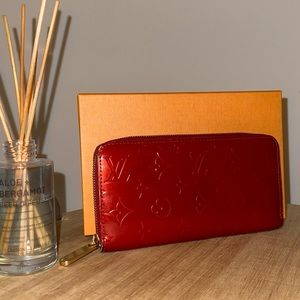 Louis Vuitton Zippy Wallet Vernis Red